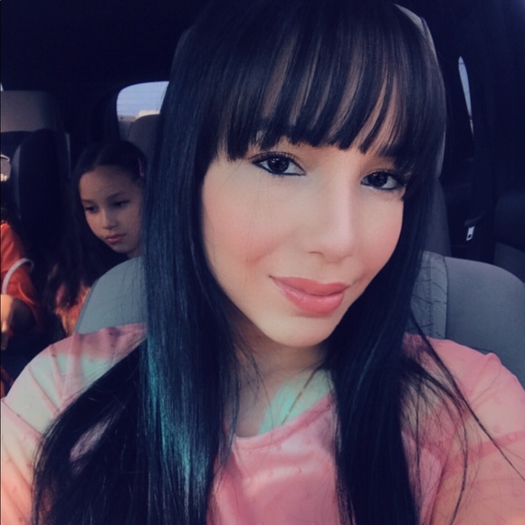 Hi POSHERS!! 🌸Posh Ambassador 🌸 - Picture 1 of 2